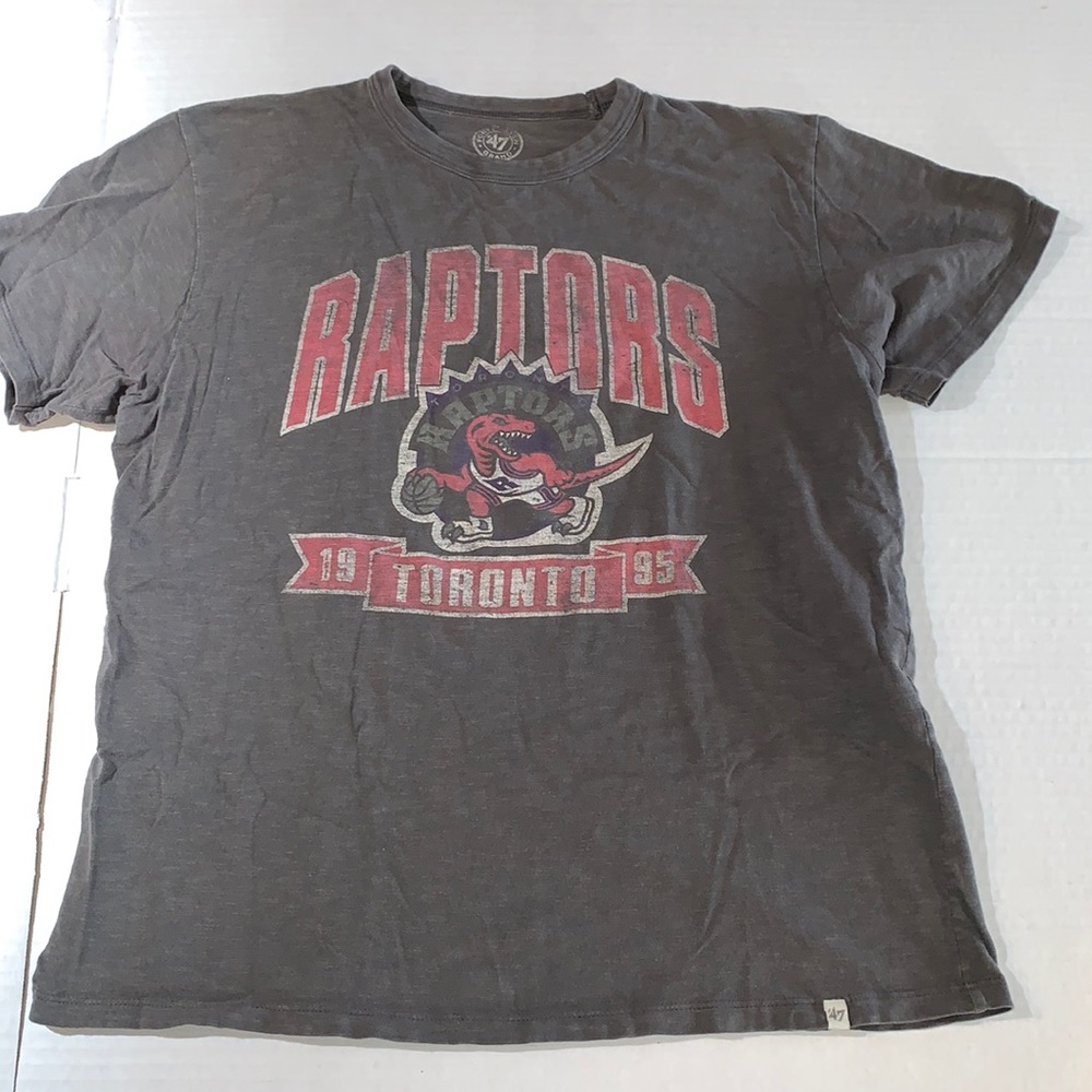 SALE!! vintage Raptors 1995 first year tshirt.